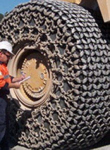 Monitoring wear-rates on tyre protection chains
