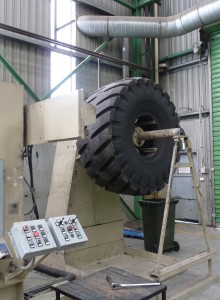 Grooving tread with computerized machine